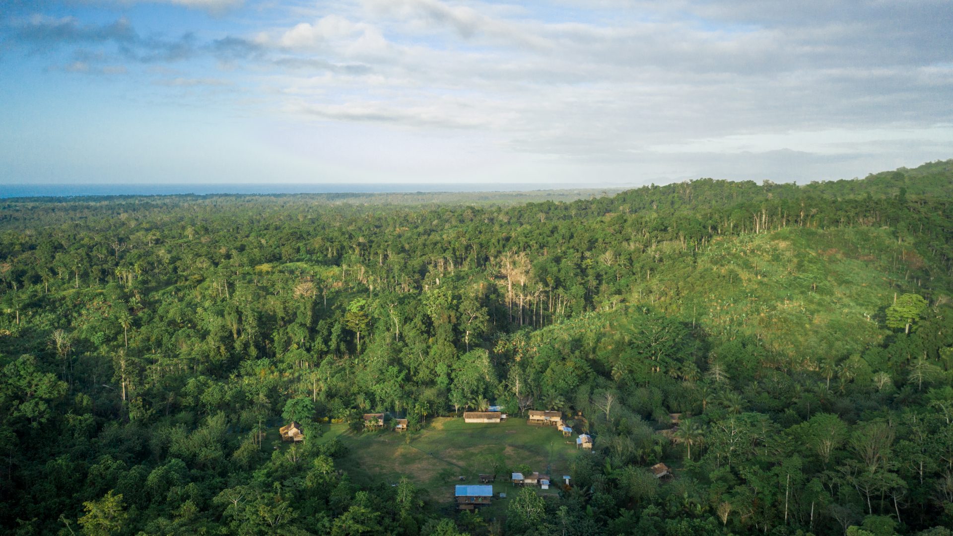 Image aérienne du village de Sololo, Papouasie-Nouvelle-Guinée