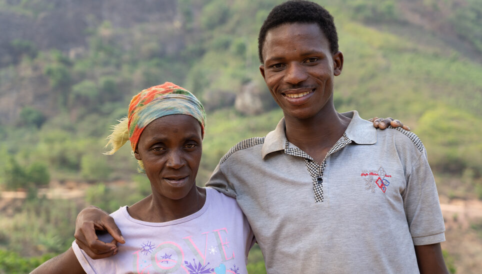 https://www.coolearth.org/wp-content/uploads/2025/07/181107_Mozambique_Namuli-3436.jpg