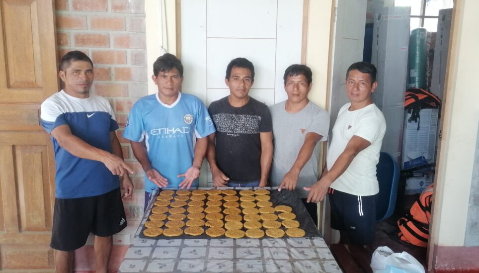 https://www.coolearth.org/wp-content/uploads/2025/07/230920-AW-Preparacion-de-Hamburguesas-de-pescado-en-la-CN-de-Urakuza-scaled-1.jpg