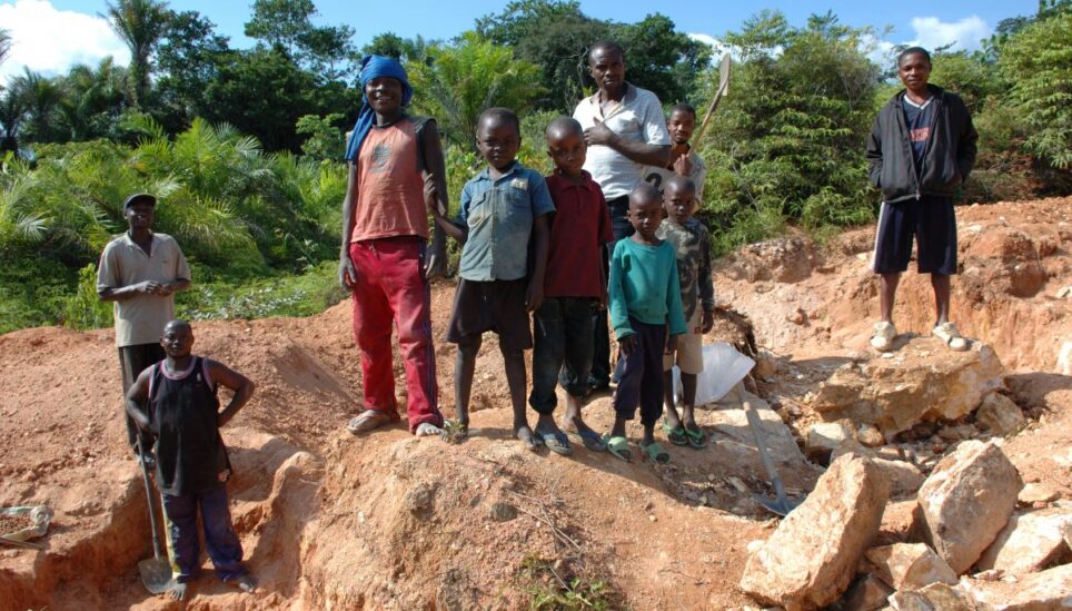 https://www.coolearth.org/wp-content/uploads/2025/07/Mining-in-the-Democratic-Republic-of-Congo-2.jpg