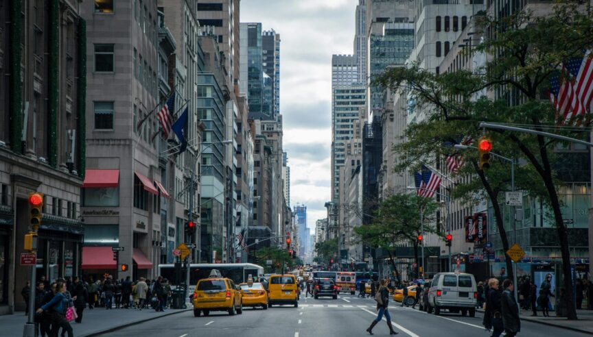 New York City street photo, captured by Nout Gons.